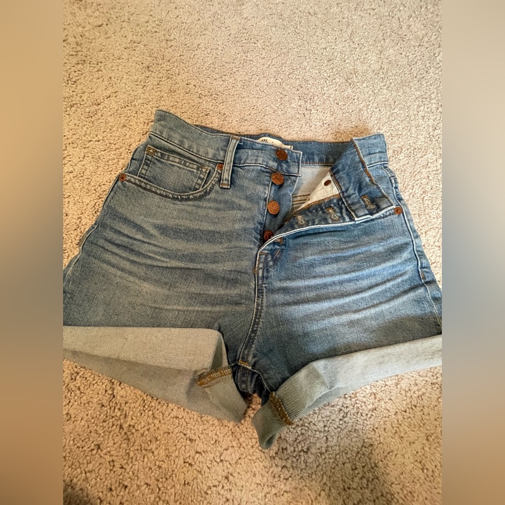 Madewell high waisted bone button shorts